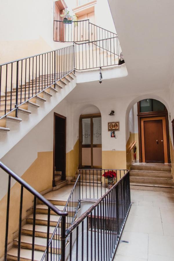 Hotel Palazzo Le Travi à Bari Extérieur photo
