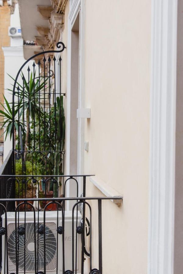 Hotel Palazzo Le Travi à Bari Extérieur photo